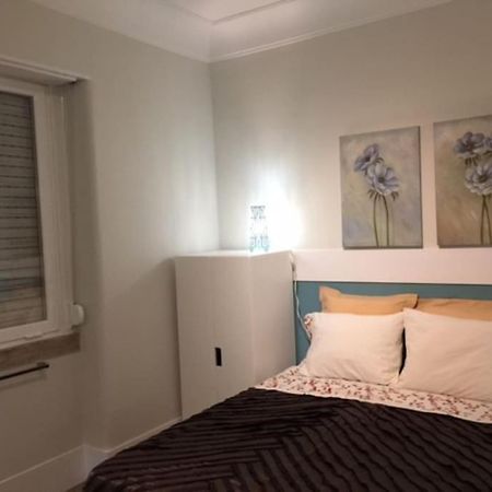 Romantic And Bright Studio Apartment In Arroios - Ssl 2B リスボン エクステリア 写真