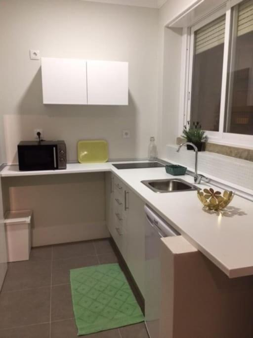 Romantic And Bright Studio Apartment In Arroios - Ssl 2B リスボン エクステリア 写真